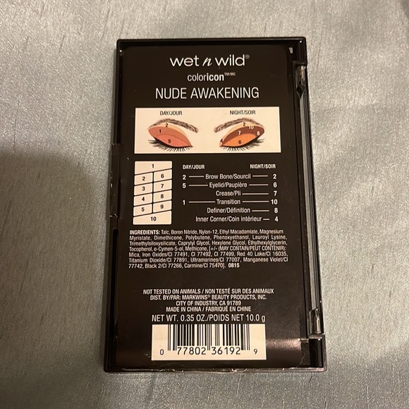 •Wet 'n' Wild 'nude awakening' palette WITH •LE 'hooked on vinyl' quad - Picture 3 of 7